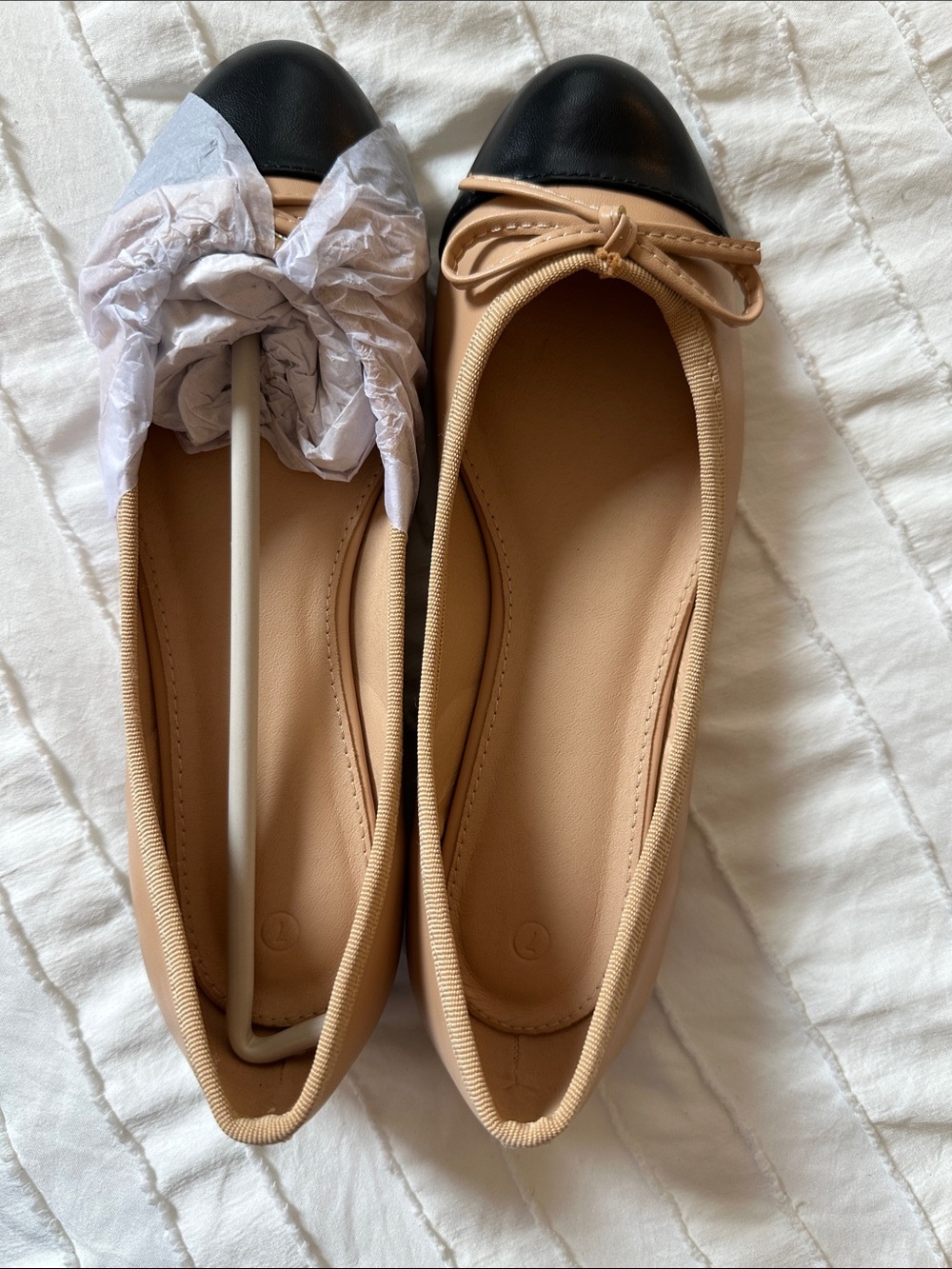Women's Two-Tone Ballet Flats - Beige Tan with Black Cap Toe - size 7